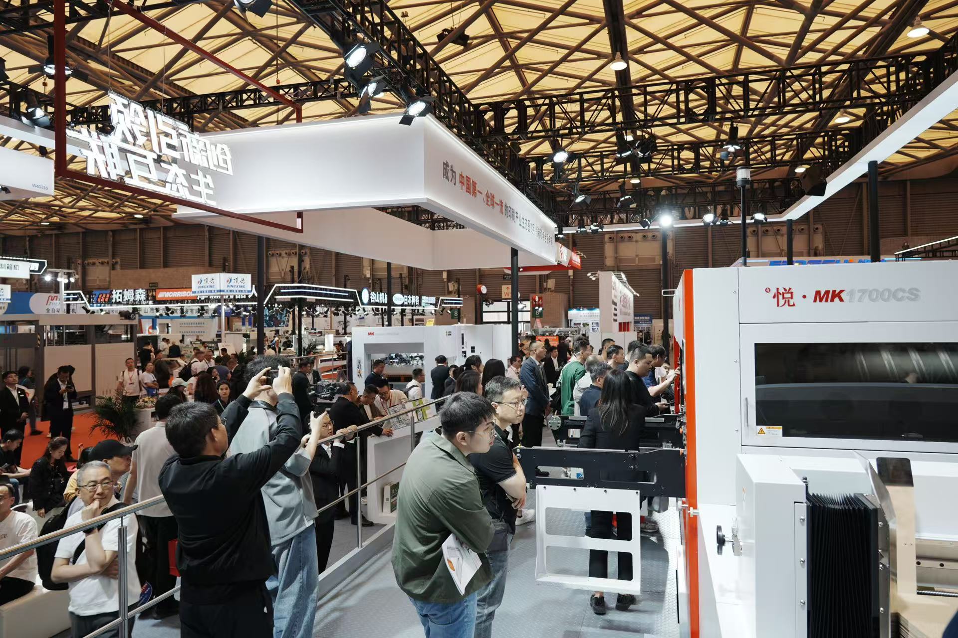 长荣闪耀 WEPACK，大幅面模切机成为全球 “焦点”